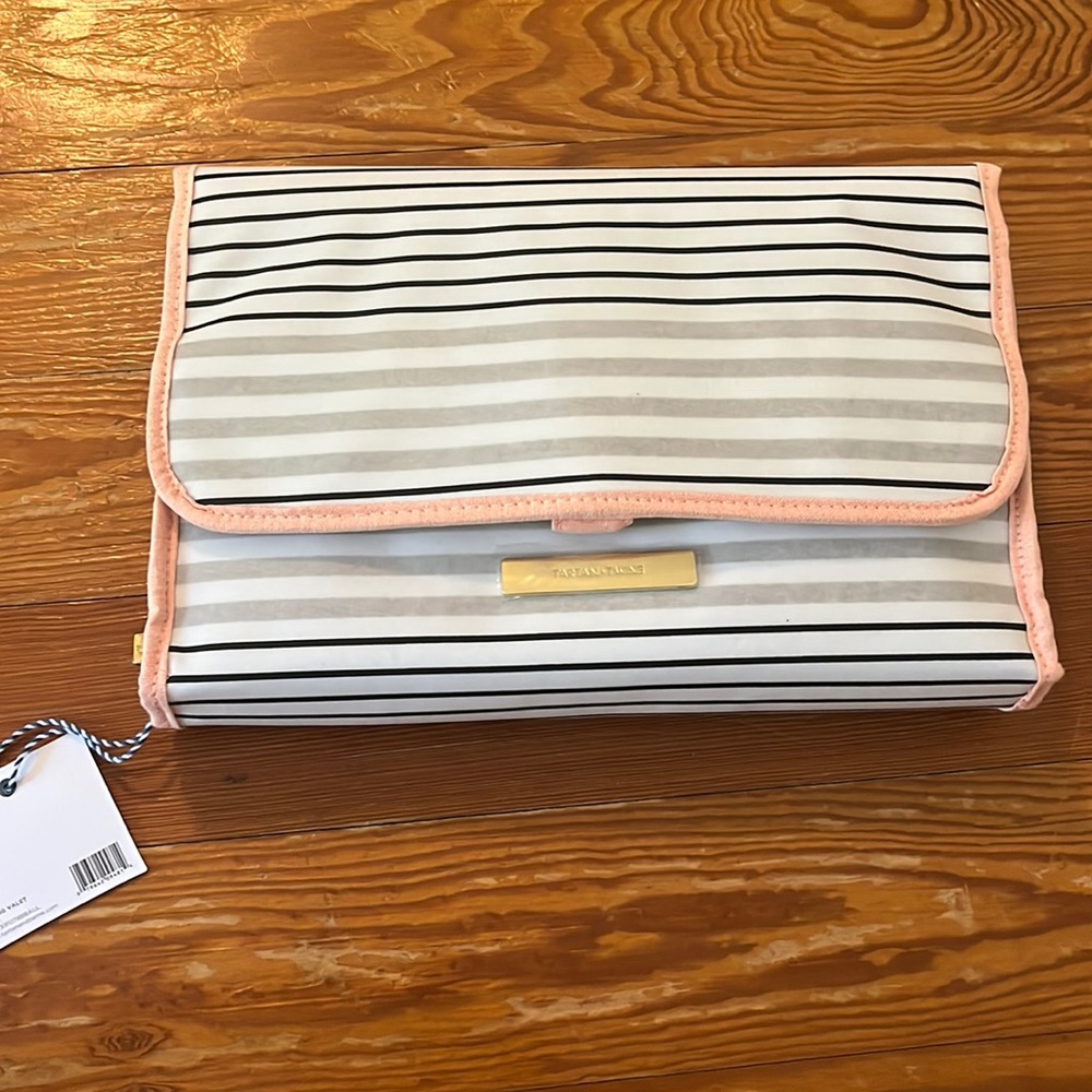 NWT Hanging Valet Cosmetic/Toiletry Travel Bag